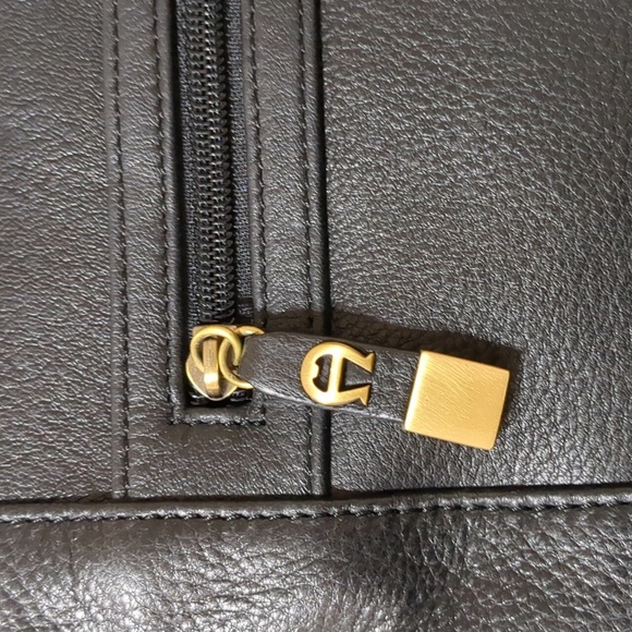 Etienne Aigner Black Leather Shoulder Bag - Picture 5 of 11